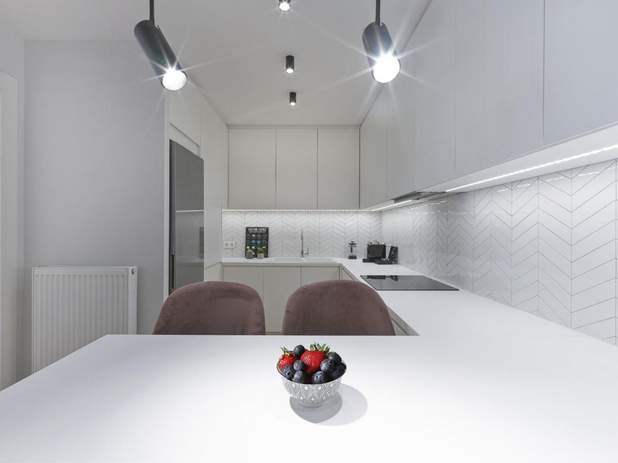 Fresh, New & Ready For You! Rnvtd Apt In Koukaki! Atény Exteriér fotografie